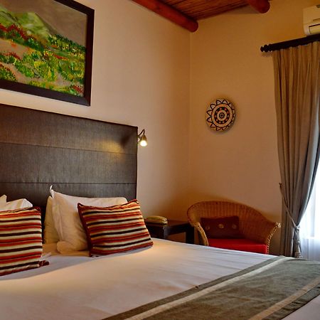 Oakhurst Hotel George Buitenkant foto