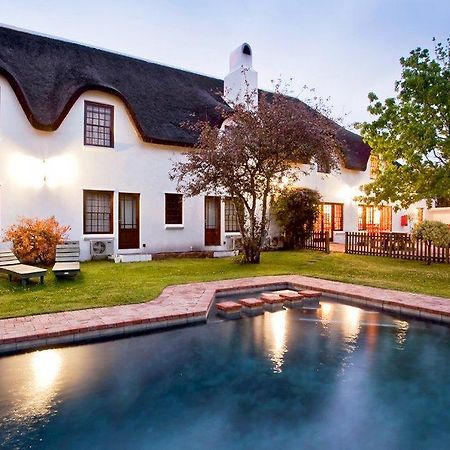 Oakhurst Hotel George Buitenkant foto