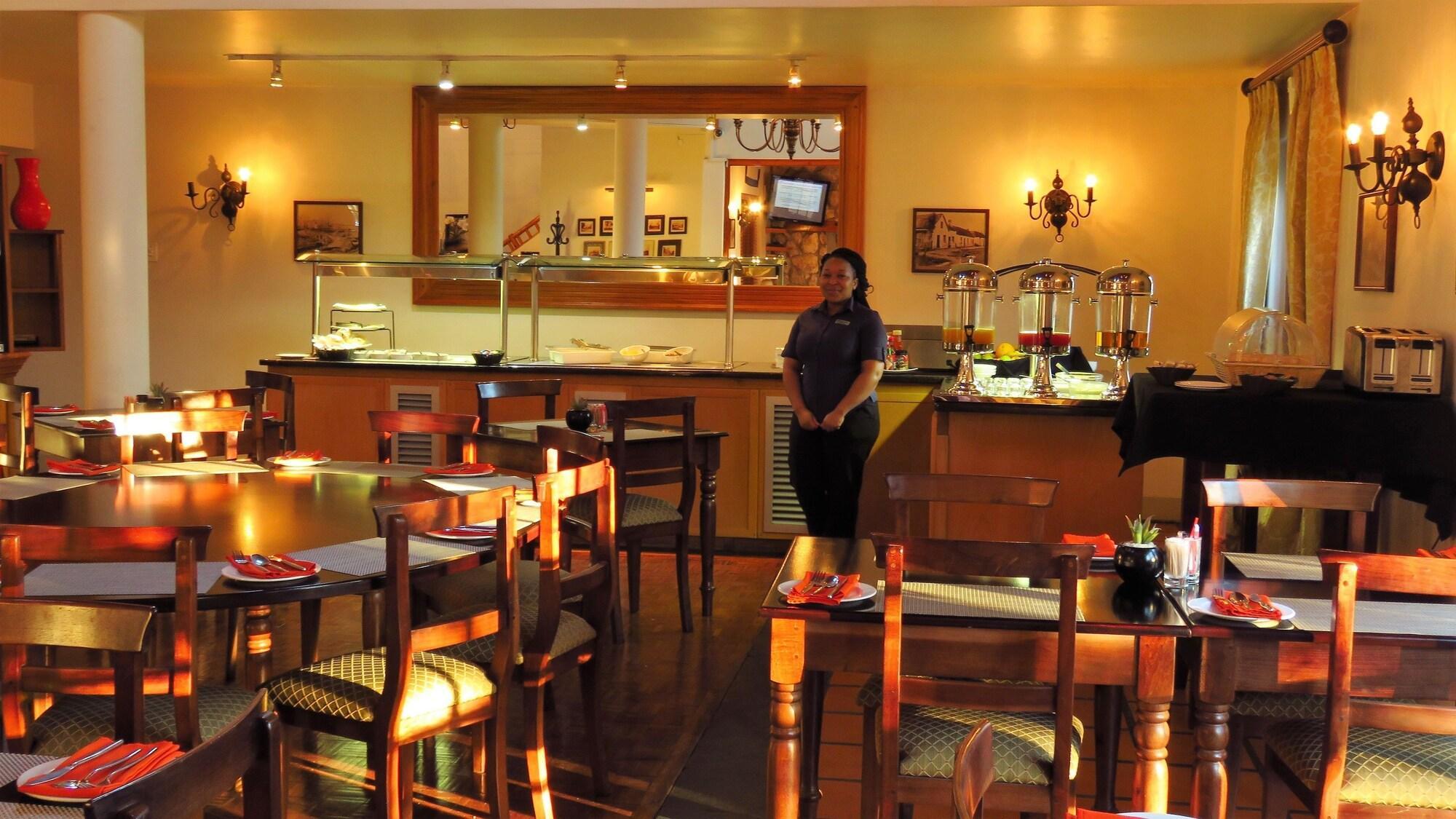Oakhurst Hotel George Buitenkant foto