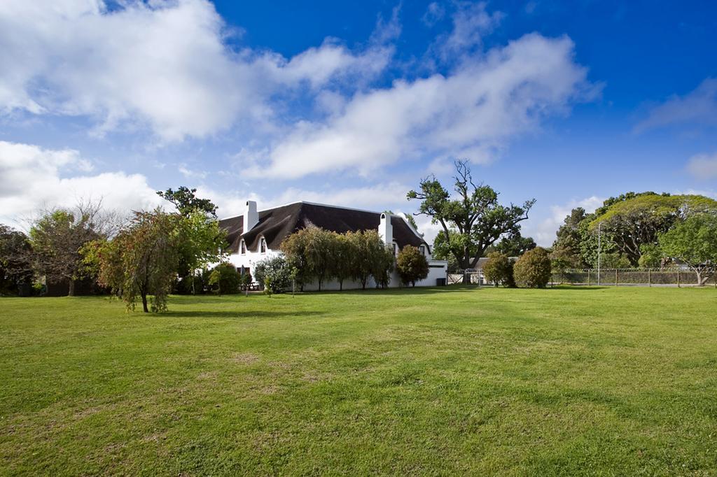 Oakhurst Hotel George Buitenkant foto