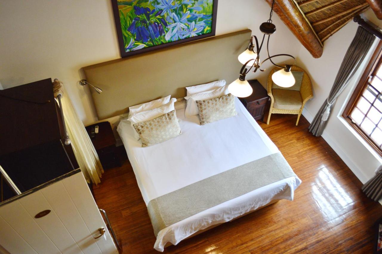 Oakhurst Hotel George Buitenkant foto